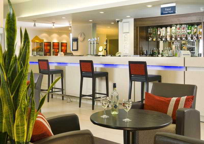 Holiday Inn Express London - Dartford, An Ihg Hotel Restaurant photo